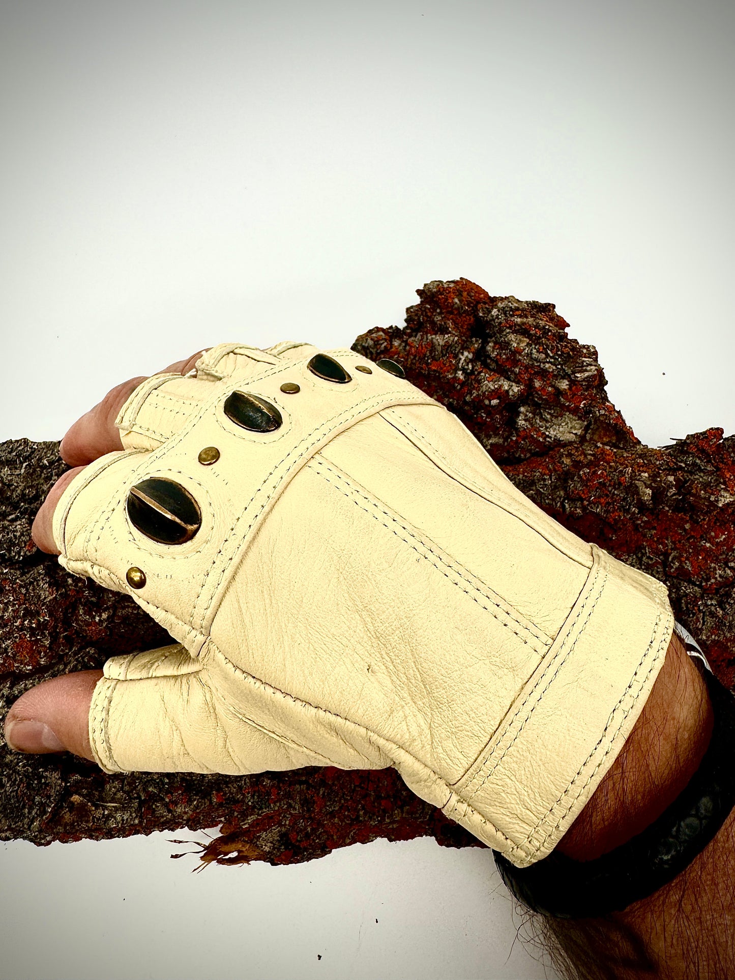 Knuckleduster fingerless leather gloves