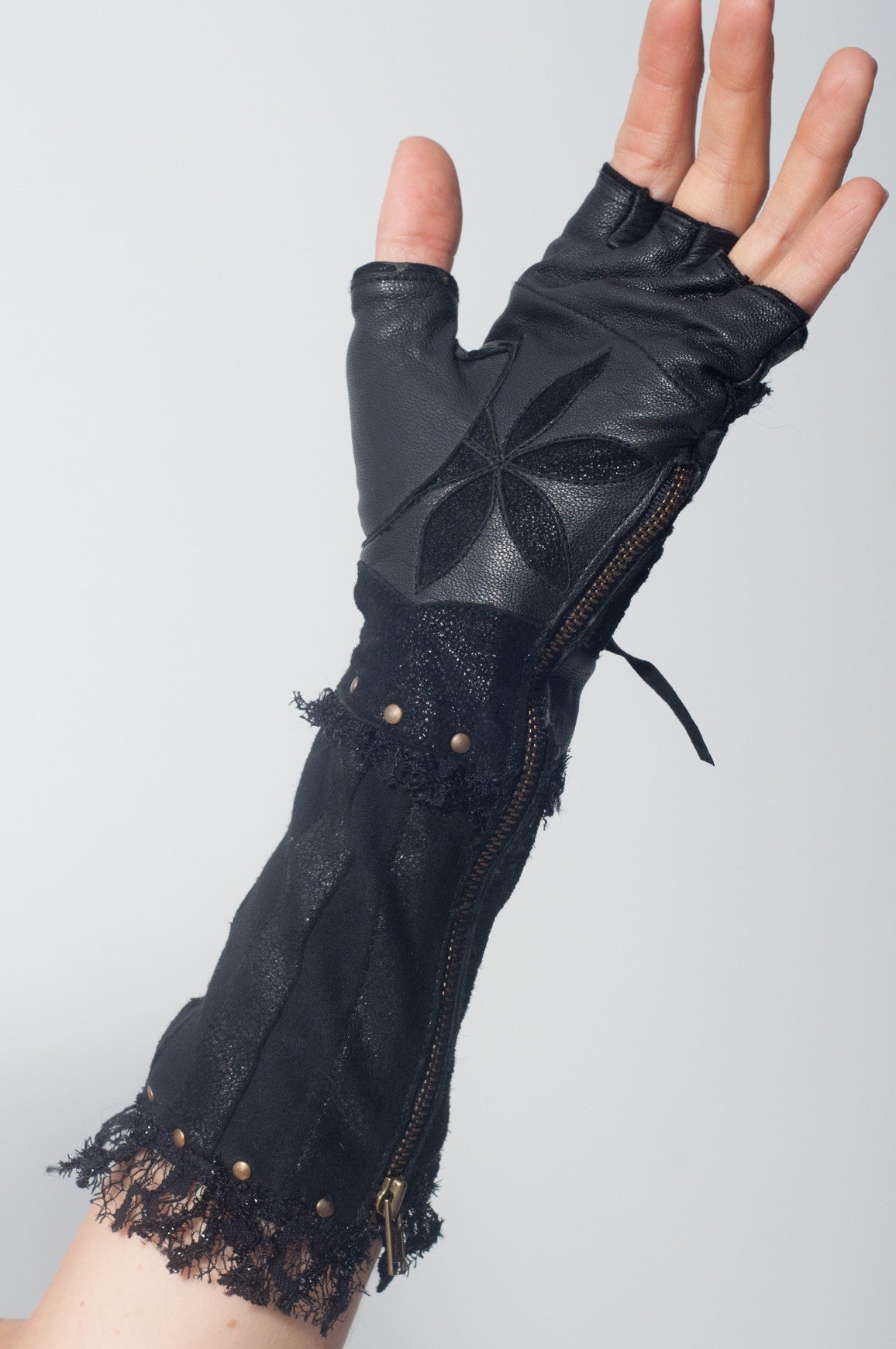 Hana Gloves - anahata designs
