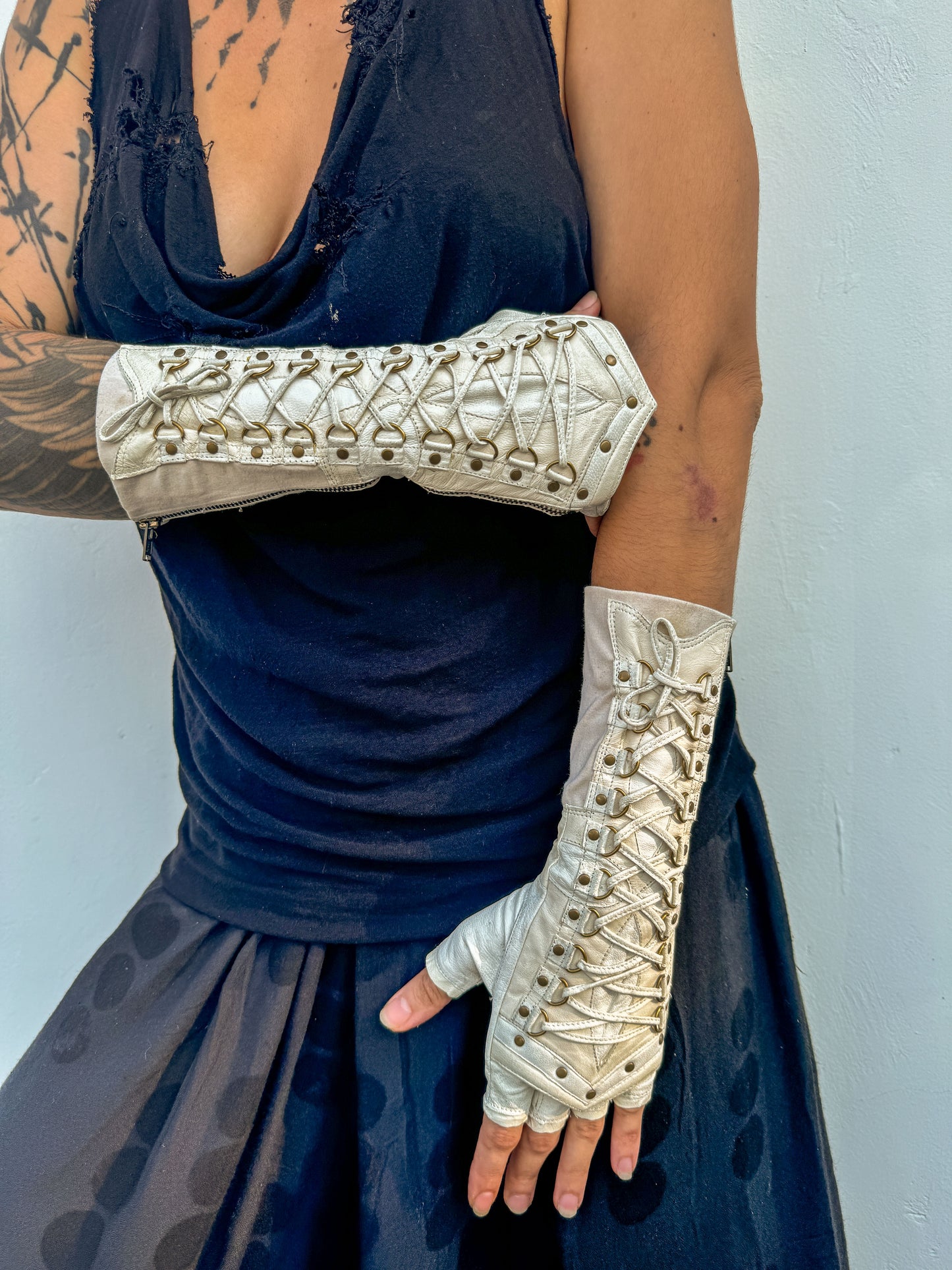 Wander Wild long gloves