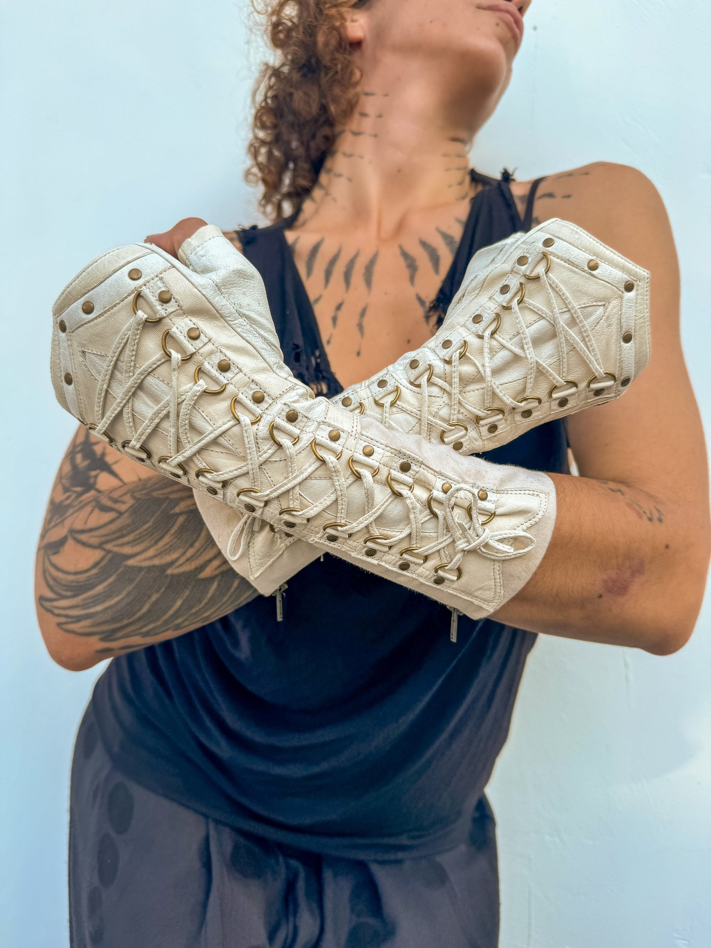 Wander Wild long gloves