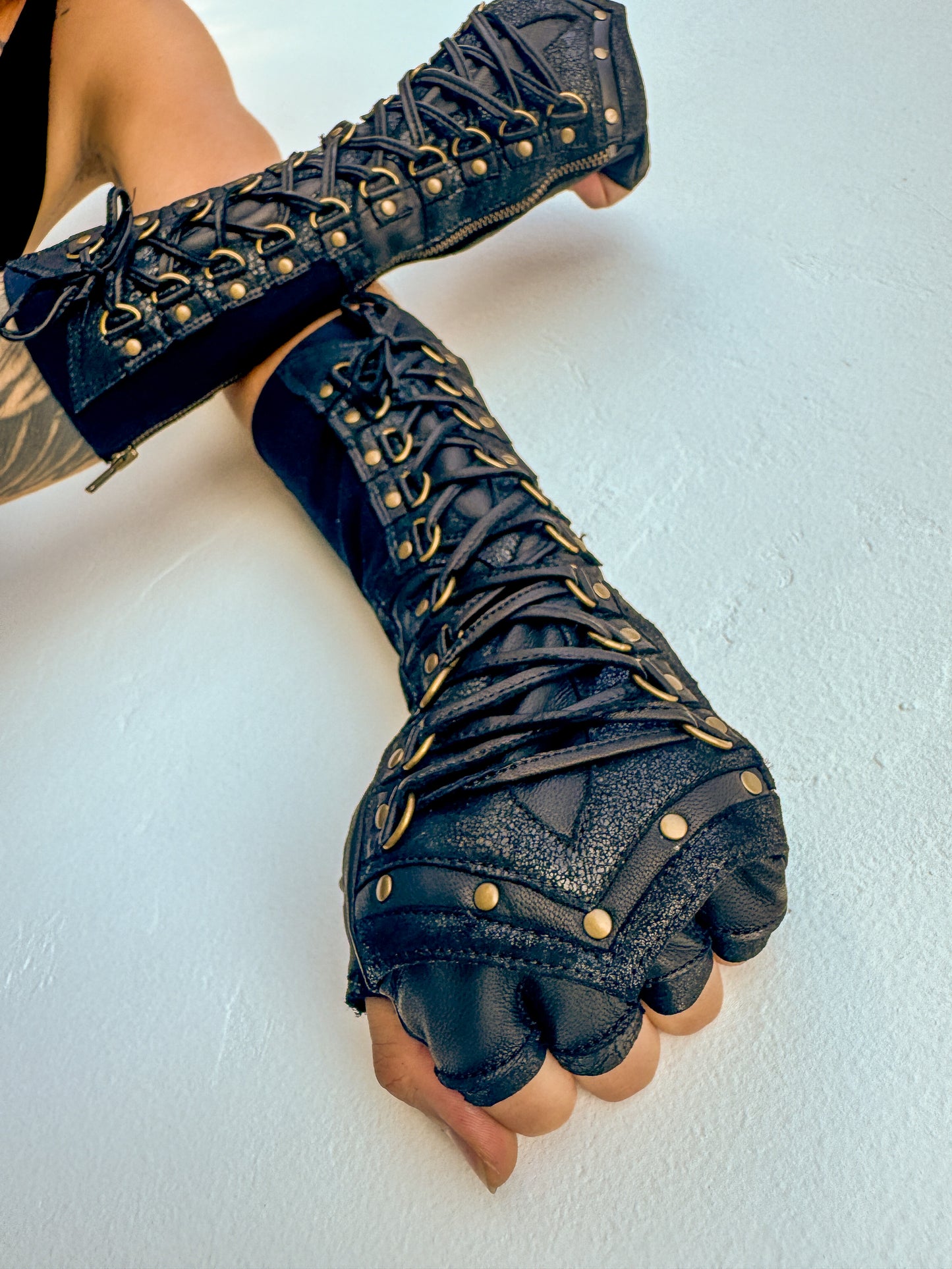 Wander Wild long gloves