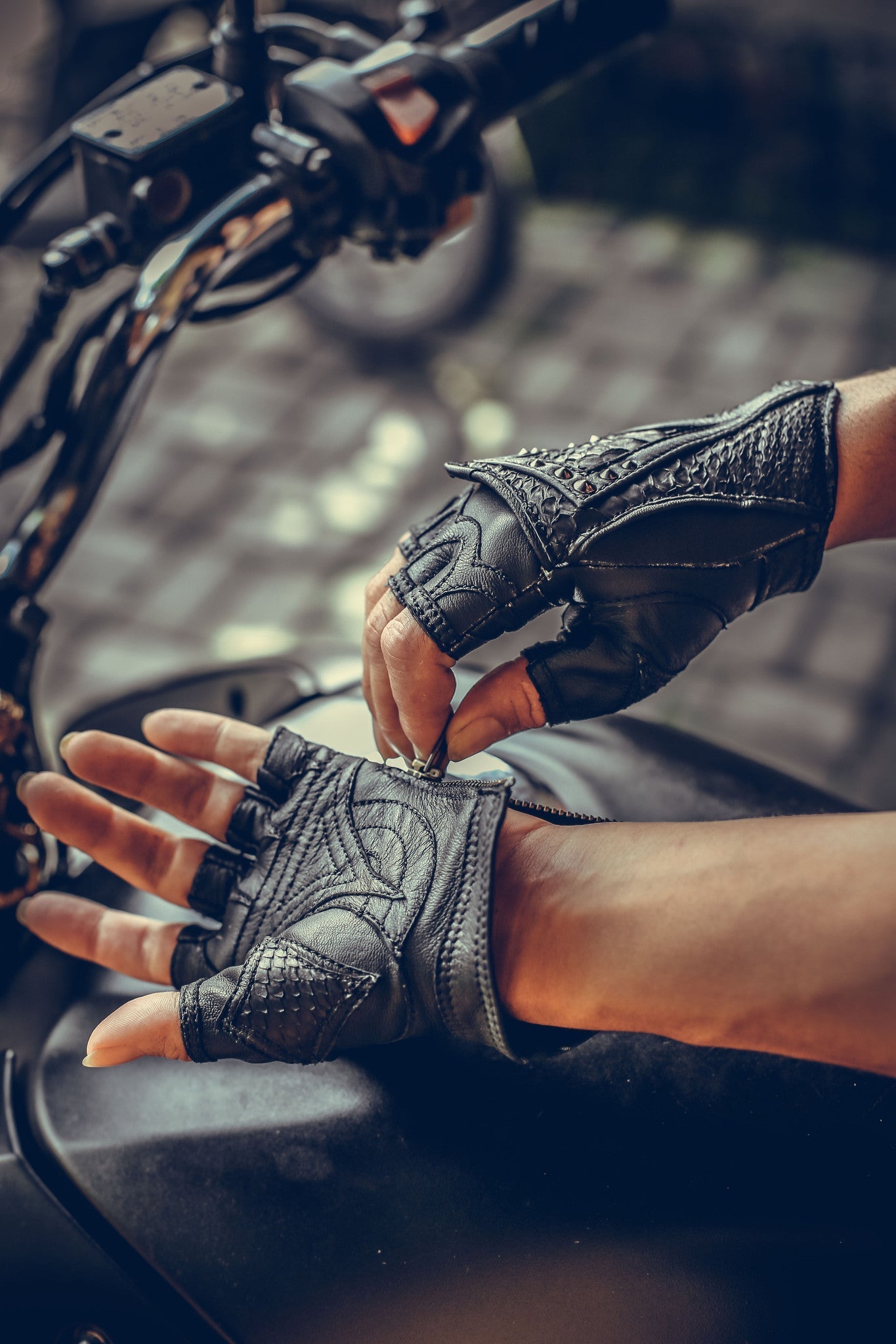 DragonScale gloves - anahata designs fingerless leather gloves