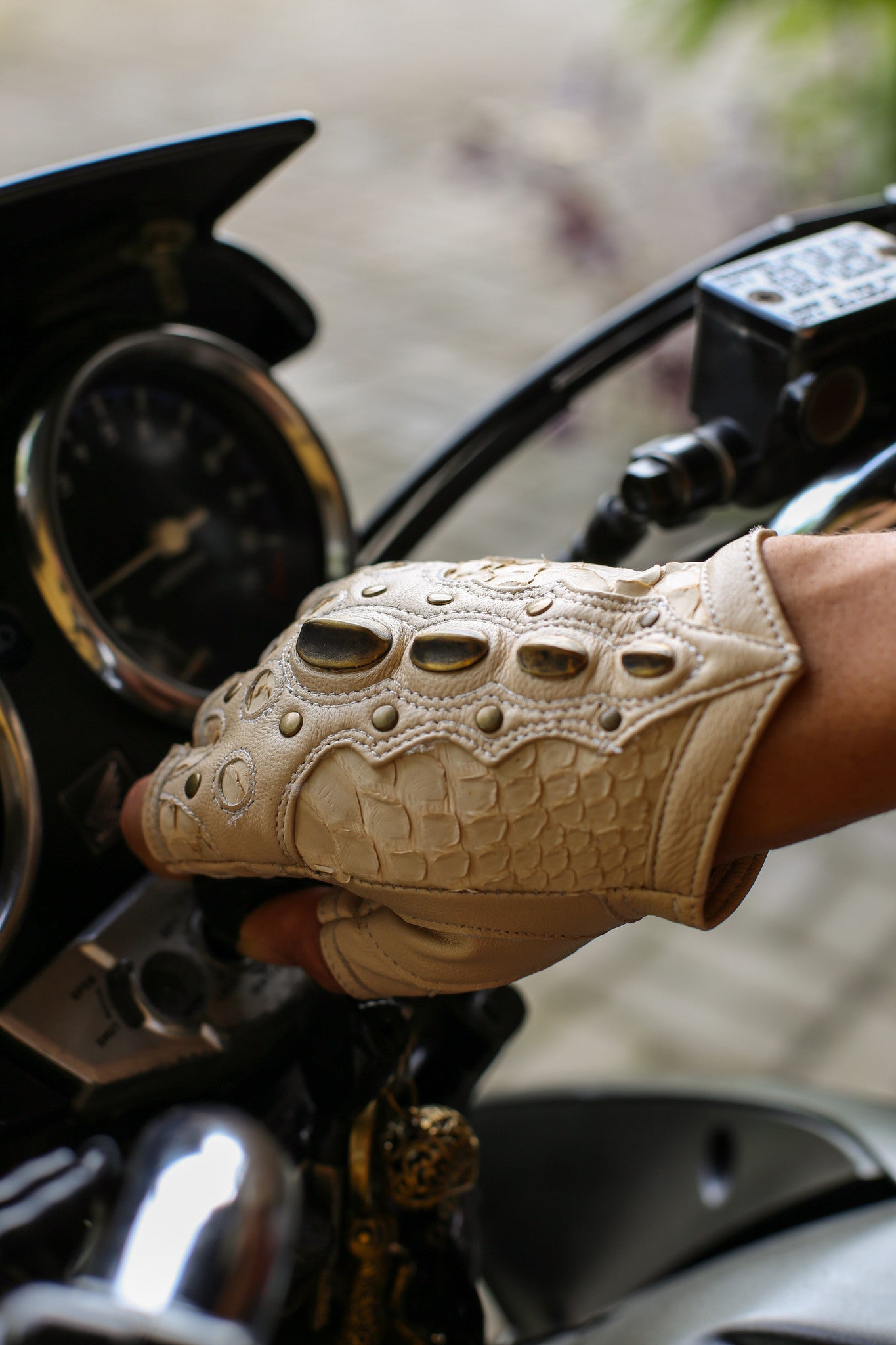 SkyRider gloves - anahata designs